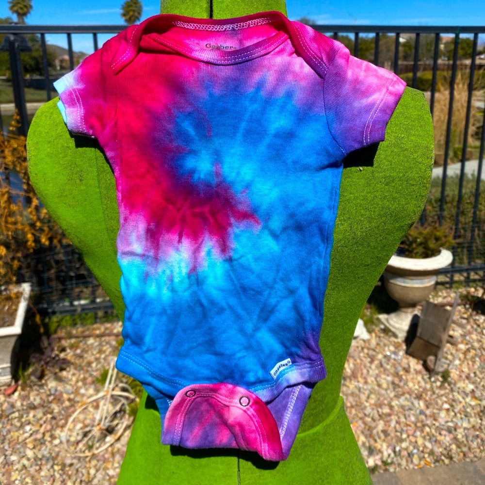 Gerber Organic Onesie ❗️Custom Tie Dye ❗️🌈